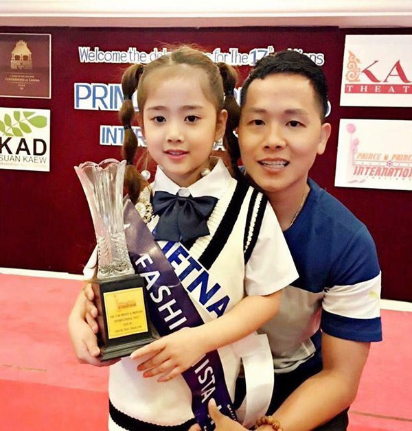 Bé gái xinh nhất Hải Phòng thay đổi ngỡ ngàng sau 3 năm ảnh 1 Bé gái xinh nhất Hải Phòng thay đổi ngỡ ngàng sau 3 năm ảnh 1