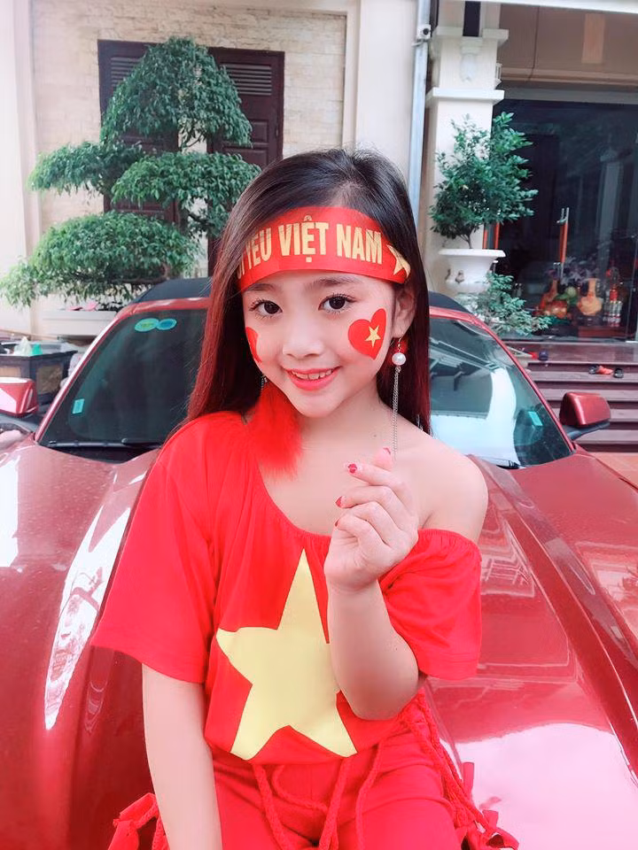 Bé gái xinh nhất Hải Phòng thay đổi ngỡ ngàng sau 3 năm ảnh 3