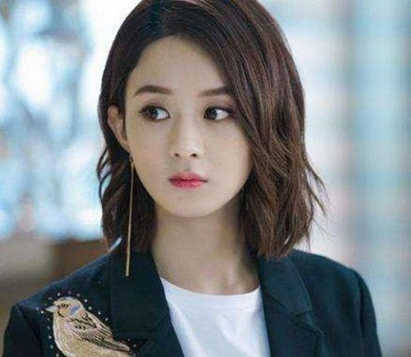 Thử ngay 8 kiểu tóc ngắn cực hợp giúp người có gương mặt tròn trở nên thanh thoát ảnh 2 Thử ngay 8 kiểu tóc ngắn cực hợp giúp người có gương mặt tròn trở nên thanh thoát ảnh 2