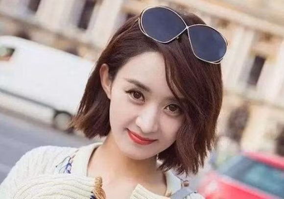 Thử ngay 8 kiểu tóc ngắn cực hợp giúp người có gương mặt tròn trở nên thanh thoát