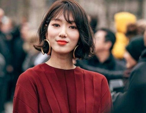 Thử ngay 8 kiểu tóc ngắn cực hợp giúp người có gương mặt tròn trở nên thanh thoát ảnh 3 Thử ngay 8 kiểu tóc ngắn cực hợp giúp người có gương mặt tròn trở nên thanh thoát ảnh 3