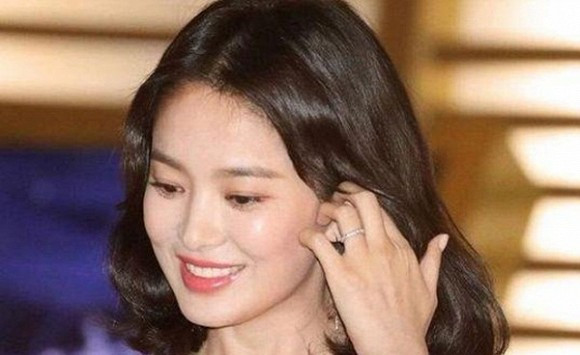Thử ngay 8 kiểu tóc ngắn cực hợp giúp người có gương mặt tròn trở nên thanh thoát ảnh 6 Thử ngay 8 kiểu tóc ngắn cực hợp giúp người có gương mặt tròn trở nên thanh thoát ảnh 6