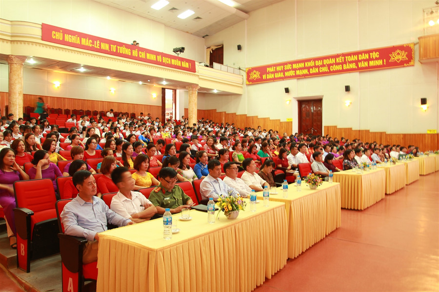 Thành phố Điện Biên Phủ vinh danh giáo viên, học sinh có thành tích xuất sắc ảnh 2