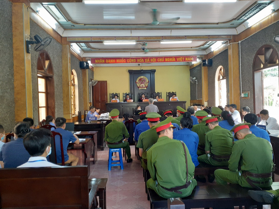 Vụ gian lận điểm thi ở Sơn La: “Cấp dưới” nhận tội, “thủ trưởng” nói không