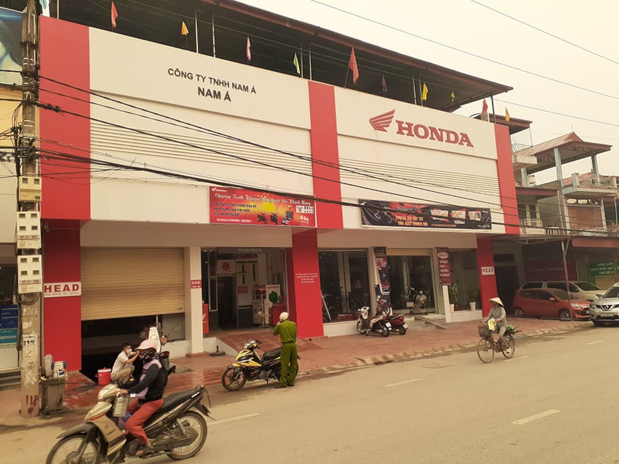 Điện Biên: Nhiều hộ kinh doanh thiếu ý thức chấp hành "cách ly toàn xã hội" ảnh 2