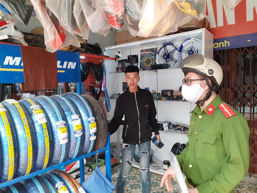 Điện Biên: Nhiều hộ kinh doanh thiếu ý thức chấp hành "cách ly toàn xã hội" ảnh 4