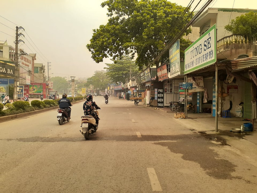 Điện Biên: Nhiều hộ kinh doanh thiếu ý thức chấp hành "cách ly toàn xã hội" ảnh 3