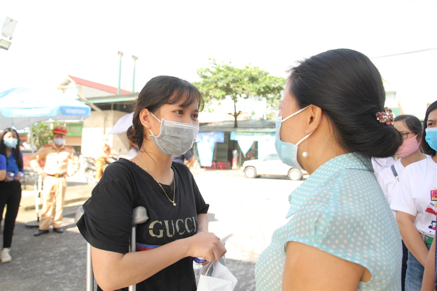 Điện Biên: Thí sinh tươi tắn rời trường thi sau bài thi môn Địa lý ảnh 3