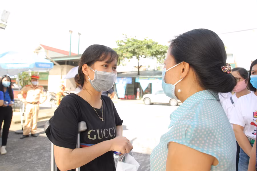 Điện Biên: Thí sinh tươi tắn rời trường thi sau bài thi môn Địa lý ảnh 3