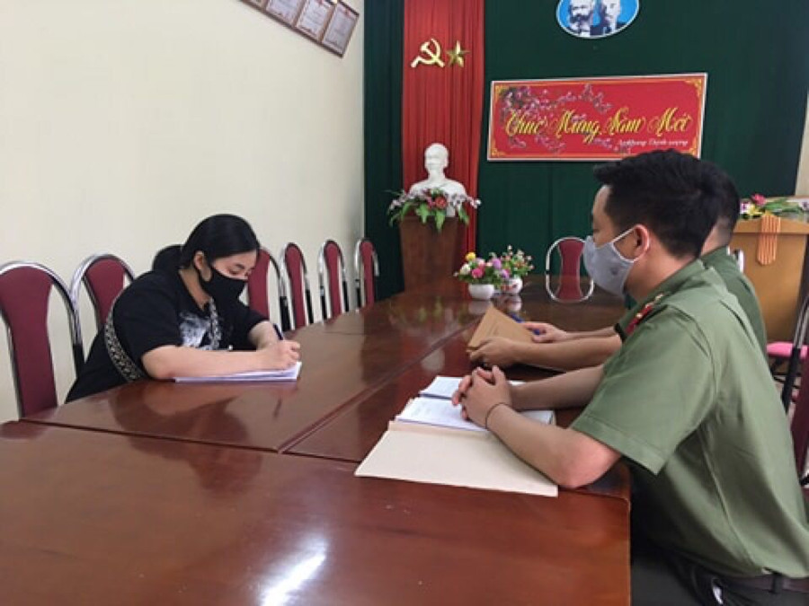 Yên Bái: Thiếu nữ 9x tung tin sai sự thật về dịch Covid-19 bị xử phạt 10 triệu đồng Yên Bái: Thiếu nữ 9x tung tin sai sự thật về dịch Covid-19 bị xử phạt 10 triệu đồng