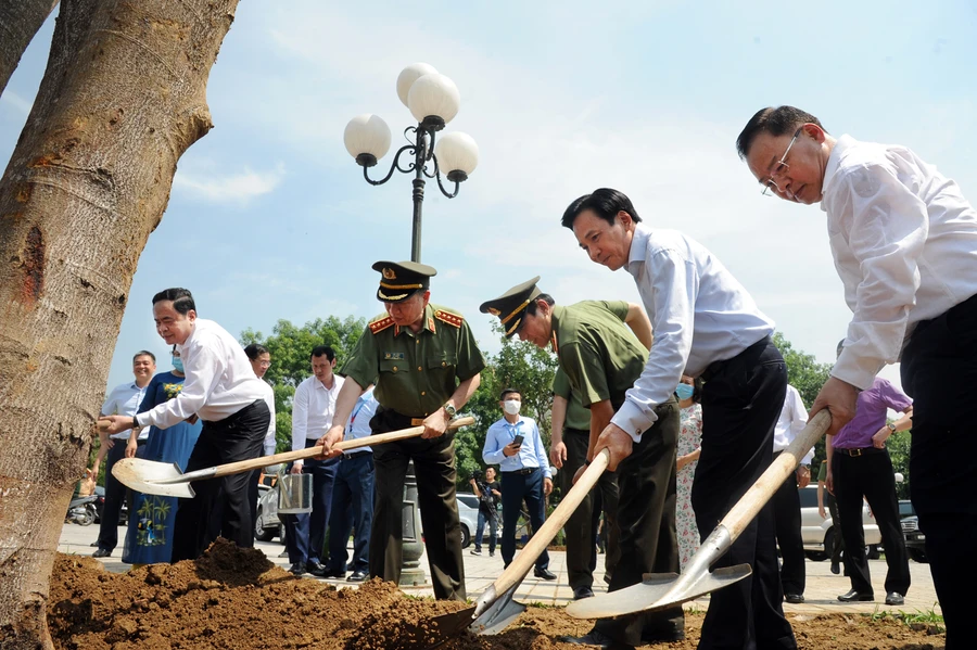 55 tỷ đồng hỗ trợ chương trình làm nhà tình nghĩa cho hộ nghèo huyện Mường Nhé