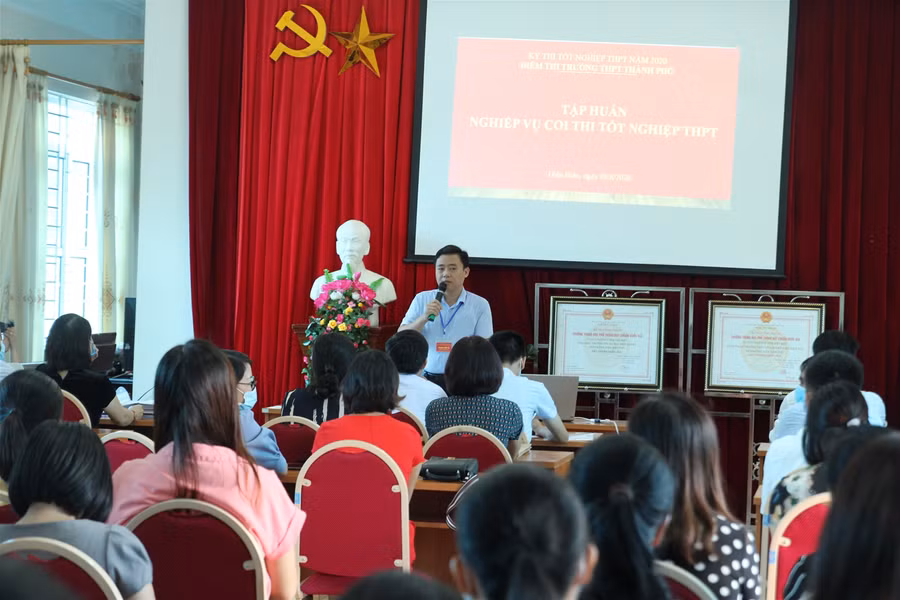 Điện Biên: Cán bộ làm thi tham gia tập huấn, các điểm thi sẵn sàng đón thí sinh