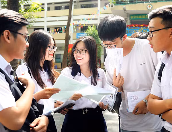 Giáo dục hút quan tâm với các vấn đề về sách giáo khoa ảnh 2