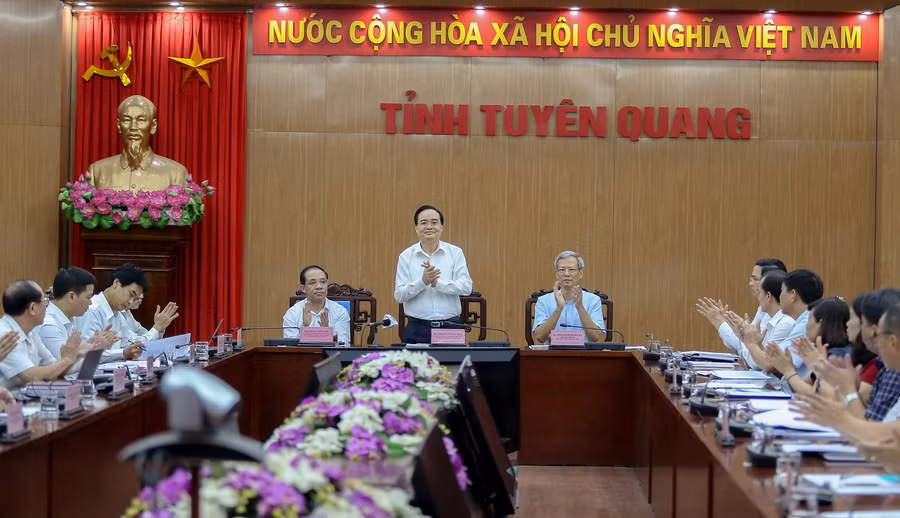 Bộ trưởng Phùng Xuân Nhạ: Cần chủ động phương án bảo vệ an toàn tuyệt đối bài thi ảnh 1