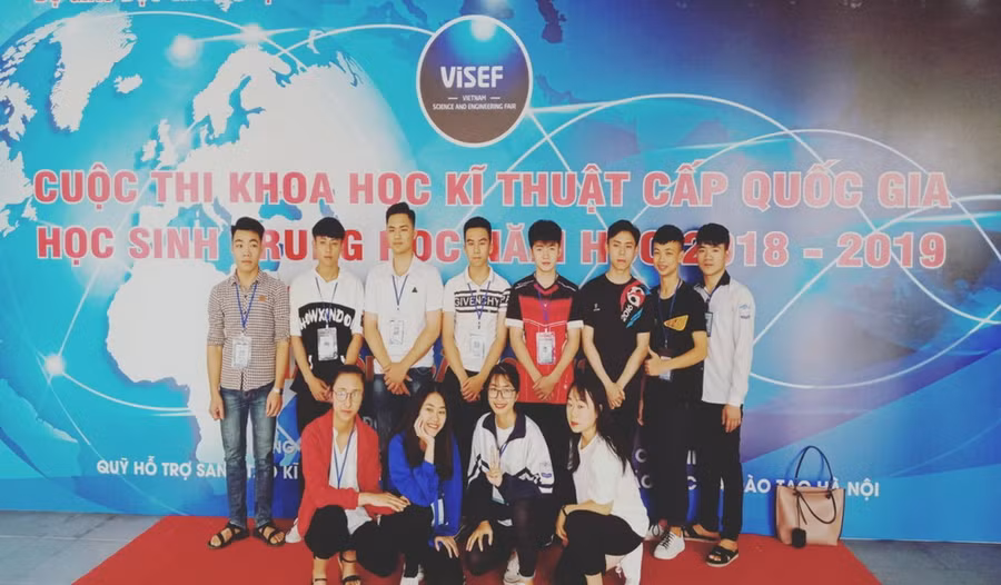 Thầy giáo xứ Tuyên đam mê nghiên cứu khoa học ảnh 1