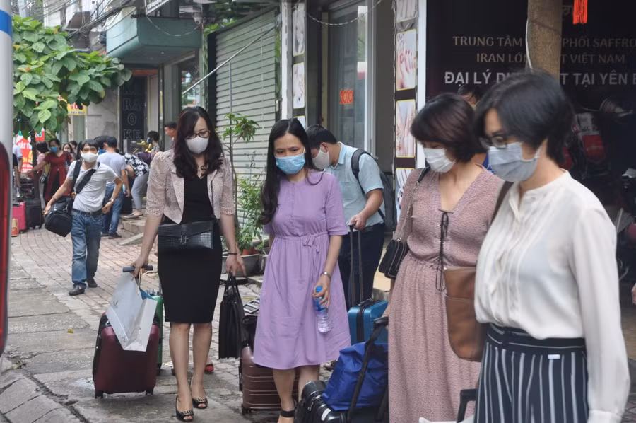 Giảng viên hồ hởi lên đường làm nhiệm vụ thanh, kiểm tra thi tốt nghiệp THPT ảnh 2