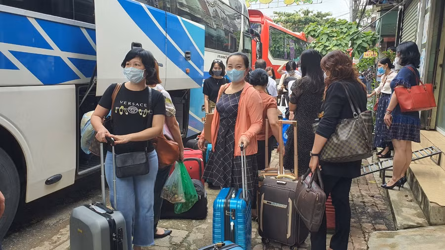 Giảng viên hồ hởi lên đường làm nhiệm vụ thanh, kiểm tra thi tốt nghiệp THPT ảnh 3