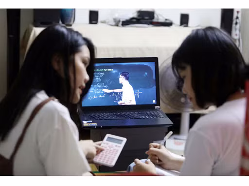 Dạy học trực tuyến: Phụ huynh không đứng ngoài cuộc