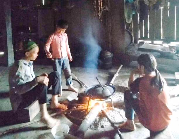 Nữ sinh dân tộc vượt khó, học giỏi ảnh 1