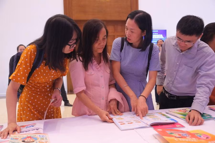 Nghị quyết Kỳ họp thứ 9 quyết nghị nội dung liên quan đến sách giáo khoa