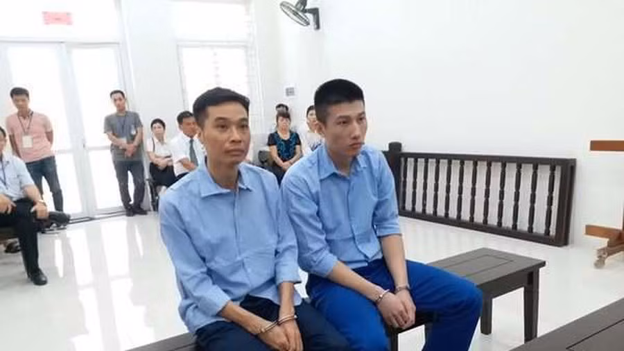 Hà Nội: Hai cựu cán bộ công an huyện lĩnh 14 năm 6 tháng tù vì nhận hối lộ ảnh 1