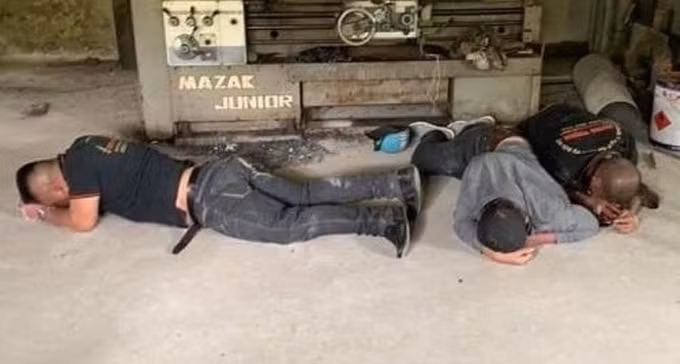 Quảng Ninh: Xử án treo hai bố con hạ gục nhóm đòi nợ thuê rồi quay video tung lên mạng ảnh 1