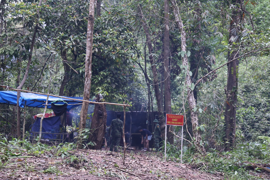 Biên phòng Quảng Bình lập chốt chặn đường mòn ngăn dịch ảnh 2