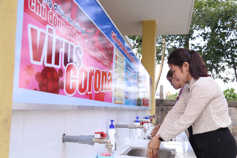 Quảng Trị: Xét nghiệm vi rút SARS-CoV-2 với 96 học sinh lớp 12