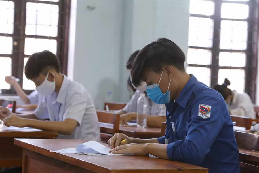 Cảm xúc đọng lại một kỳ thi đặc biệt: Vừa thi vừa chống dịch ảnh 8