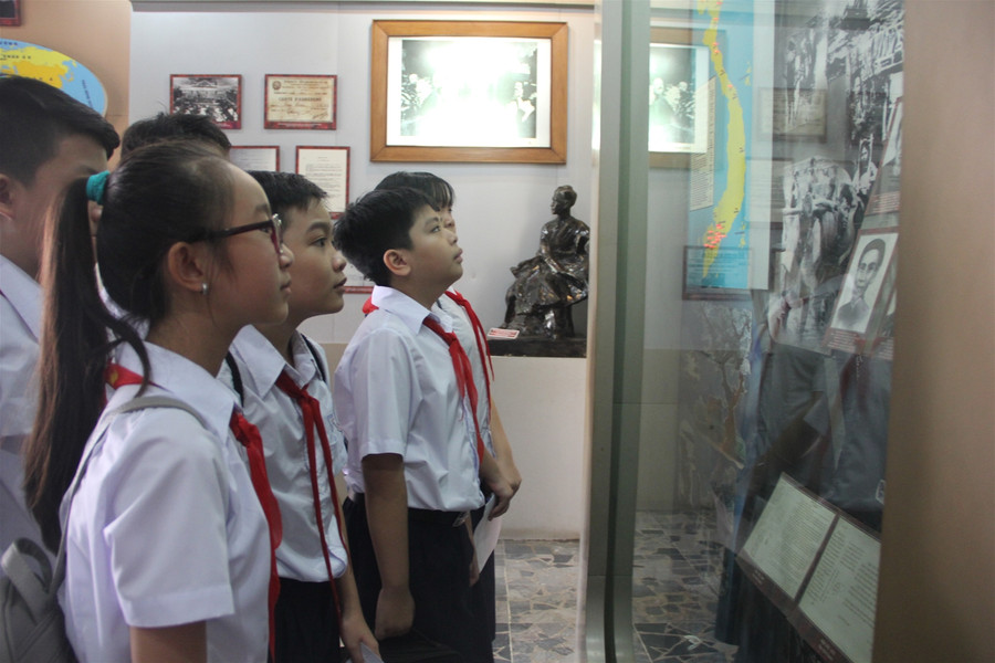 Giáo dục truyền thống cách mạng qua "địa chỉ đỏ" Bến Nhà Rồng ảnh 2