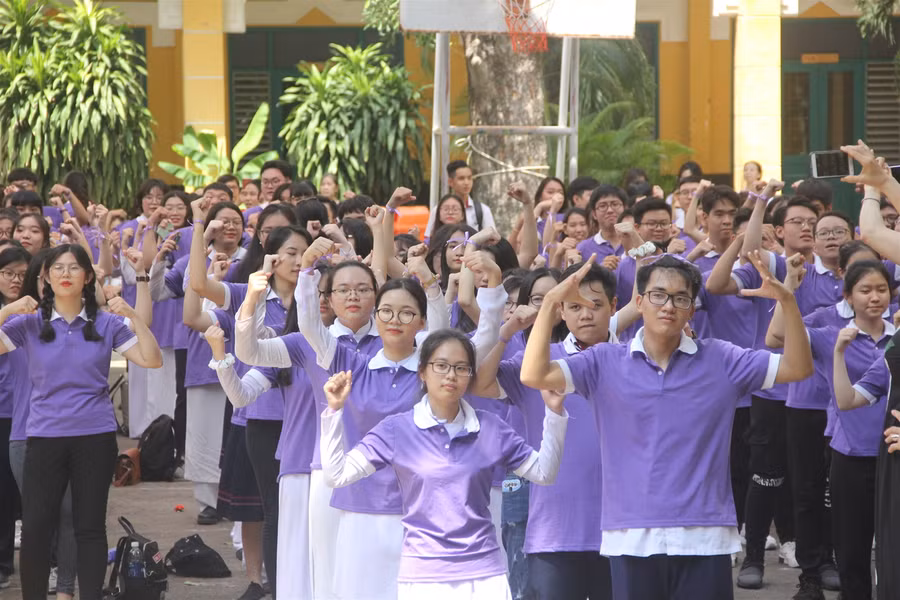 Đi qua từng cung bậc cảm xúc trong ngày chia tay tuổi học trò ảnh 9