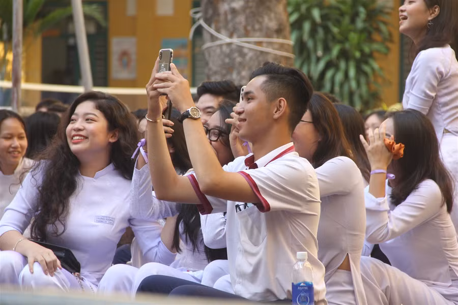 Đi qua từng cung bậc cảm xúc trong ngày chia tay tuổi học trò ảnh 4