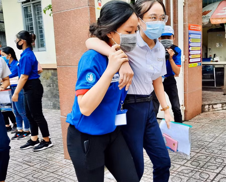 TP.HCM: "Tiếp sức" cho sinh viên tình nguyện tham gia "Tiếp sức mùa thi" ảnh 1