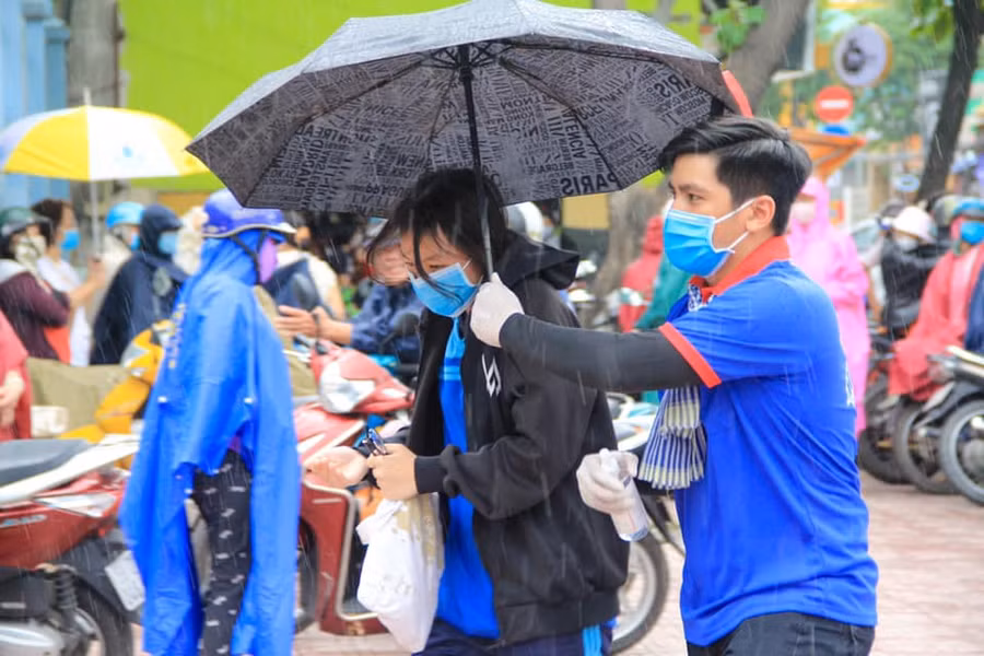 TP.HCM: "Tiếp sức" cho sinh viên tình nguyện tham gia "Tiếp sức mùa thi" ảnh 2