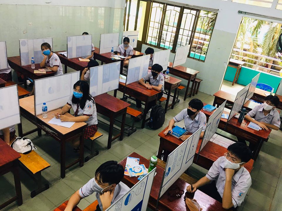 Trường học trang bị vách ngăn đảm bảo an toàn cho học trò ảnh 2 Trường học trang bị vách ngăn đảm bảo an toàn cho học trò ảnh 2