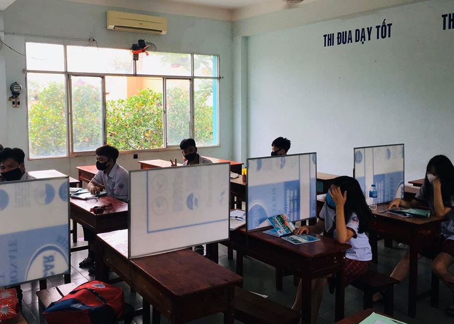 Trường học trang bị vách ngăn đảm bảo an toàn cho học trò ảnh 1 Trường học trang bị vách ngăn đảm bảo an toàn cho học trò ảnh 1