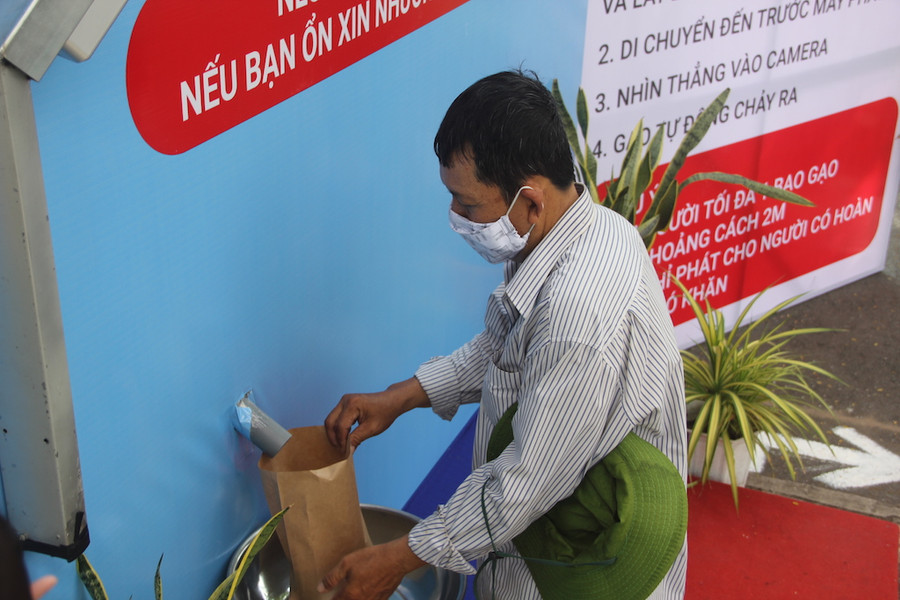 Thêm một cây "ATM gạo" phục vụ người dân có hoàn cảnh khó khăn ảnh 6