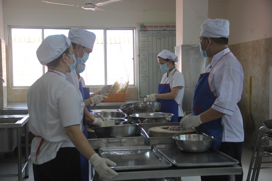 Trẻ mầm non TP.HCM háo hức trở lại trường ảnh 11