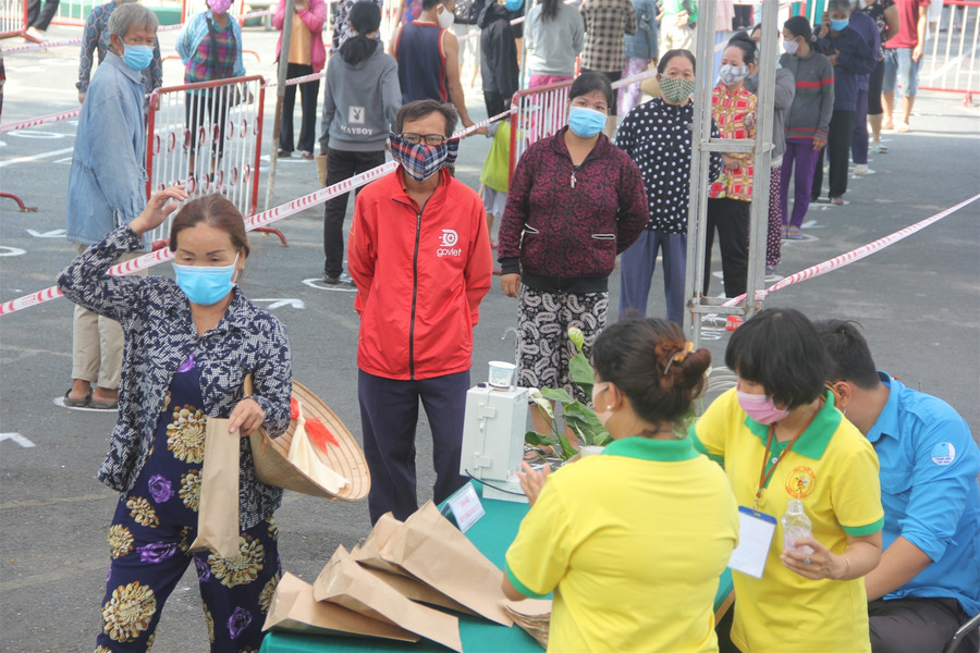 Thêm một cây "ATM gạo" phục vụ người dân có hoàn cảnh khó khăn ảnh 5