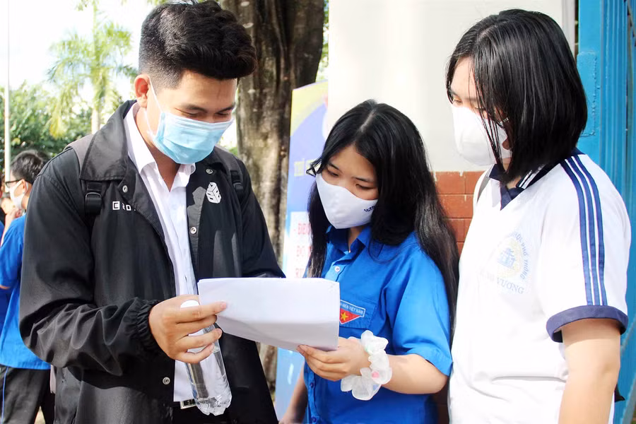 Bình Phước: Thí sinh hoàn thành tốt bài thi bổ sung ảnh 2