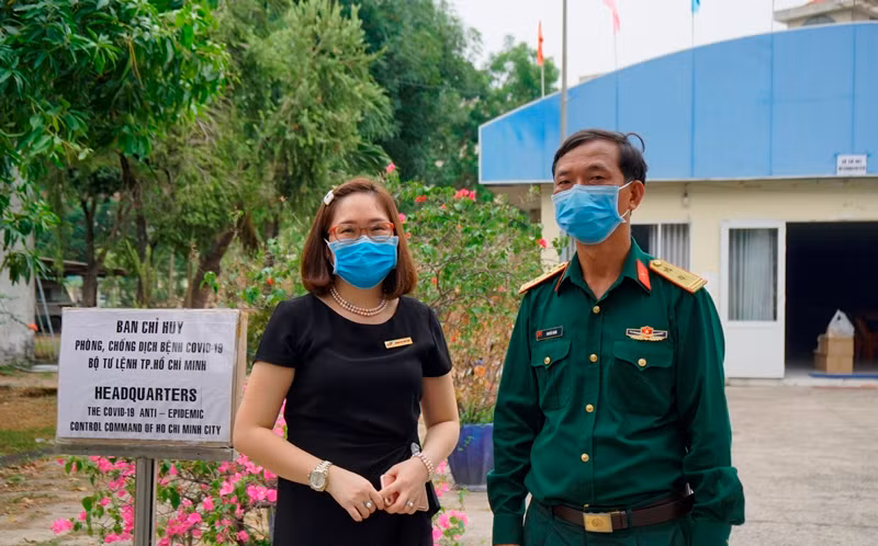 Robot khử khuẩn của Trường ĐH Tôn Đức Thắng ‘nhận nhiệm vụ’ tại khu cách ly ảnh 1