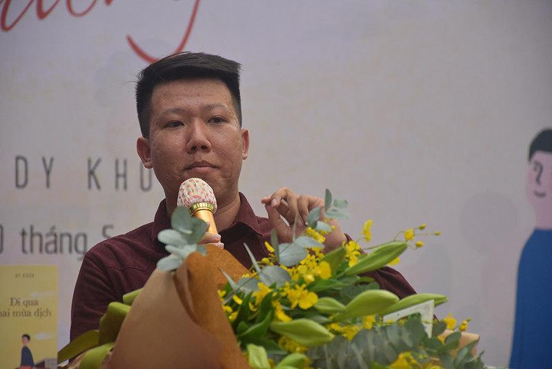 9x viết sách động viên mọi người vượt qua dịch bệnh ảnh 1 9x viết sách động viên mọi người vượt qua dịch bệnh ảnh 1