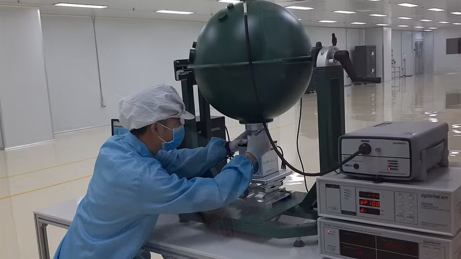 CLB Báo chí vì Môi trường tham quan Nhà máy Công nghệ cao Điện Quang ảnh 2