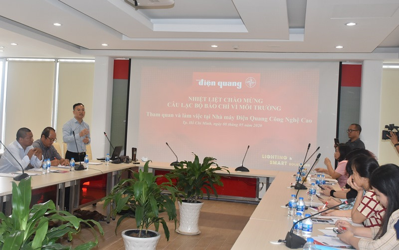 CLB Báo chí vì Môi trường tham quan Nhà máy Công nghệ cao Điện Quang ảnh 3