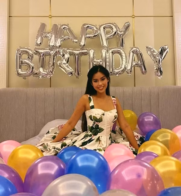 BST những thiết kế họa tiết hoa ''nhìn là mê'' của rich kid Tiên Nguyễn