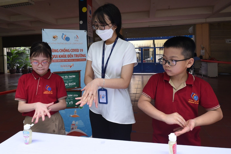 Cách phòng chống Covid-19 hiệu quả cho học sinh tiểu học ngày trở lại trường ảnh 1 Cách phòng chống Covid-19 hiệu quả cho học sinh tiểu học ngày trở lại trường ảnh 1