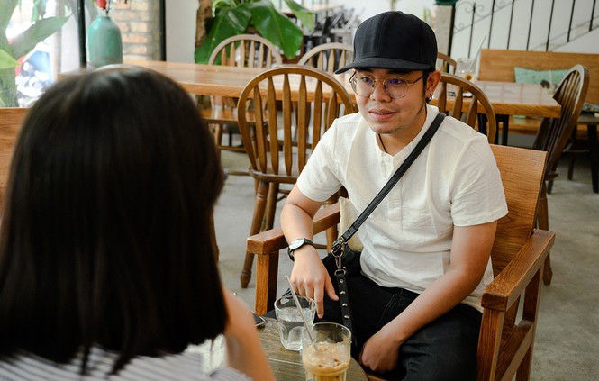 "Thần đồng bé Châu" làm nhân viên quán bar để mưu sinh ảnh 2 "Thần đồng bé Châu" làm nhân viên quán bar để mưu sinh ảnh 2