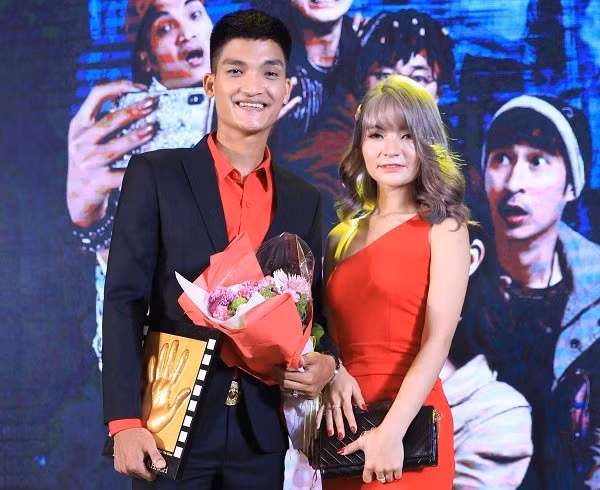 Bạn gái Mạc Văn Khoa: Khóc, em cũng đã khóc rất nhiều!