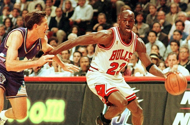 Đôi giày của huyền thoại Michael Jordan có giá hơn nửa triệu USD Đôi giày của huyền thoại Michael Jordan có giá hơn nửa triệu USD