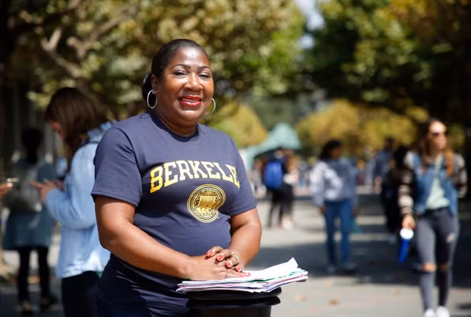 67 tuổi tốt nghiệp đại học danh tiếng trên thế giới ảnh 1